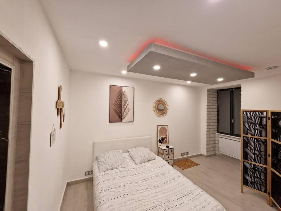 Apt Moderne En Plein Centre-Ville 생클로드 외부 사진